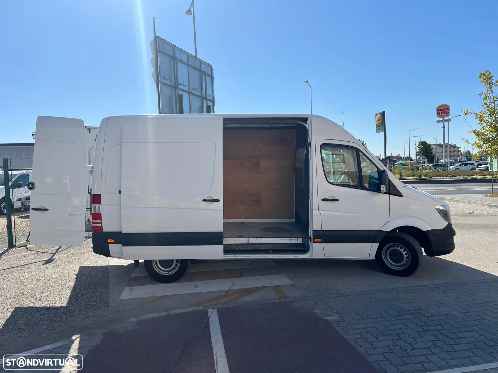 Mercedes-Benz Sprinter - 5