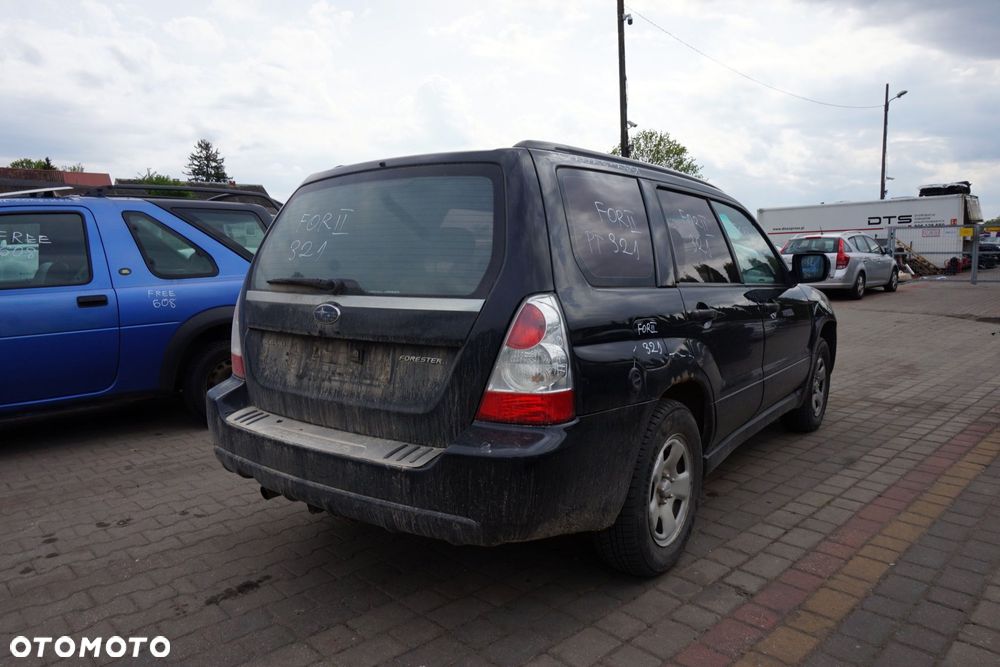 SUBARU FORESTER II SG 2006 32J 2.0 16V EJ20F 158KM TY755XT7AA CZARNY na części - 5