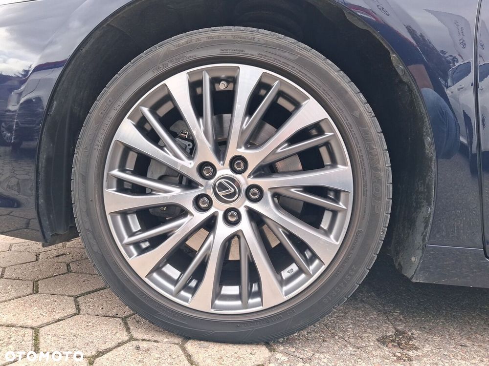 Lexus ES 300h Business Edition - 10