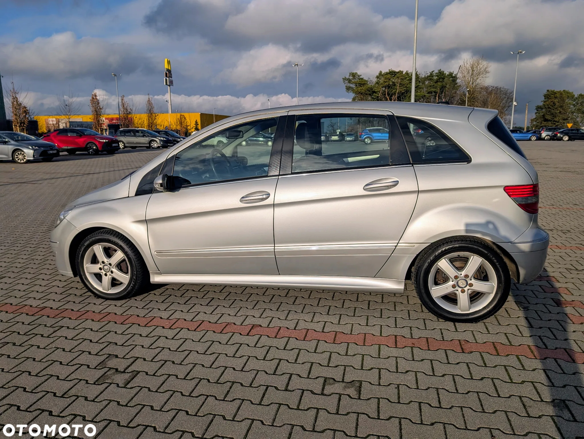 Mercedes-Benz Klasa B 150 Autotronic Grand Edition - 4