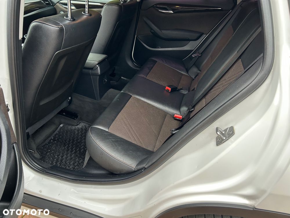BMW X1 sDrive18d Sport Line - 12