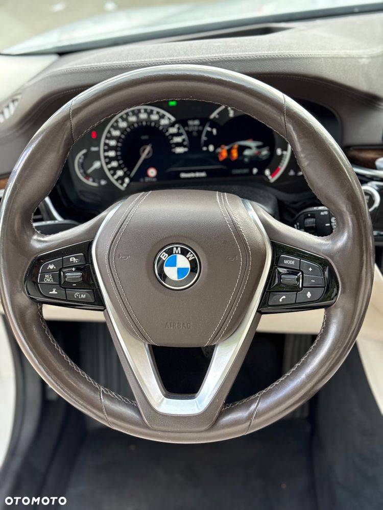 BMW Seria 5 530d Luxury Line sport - 29
