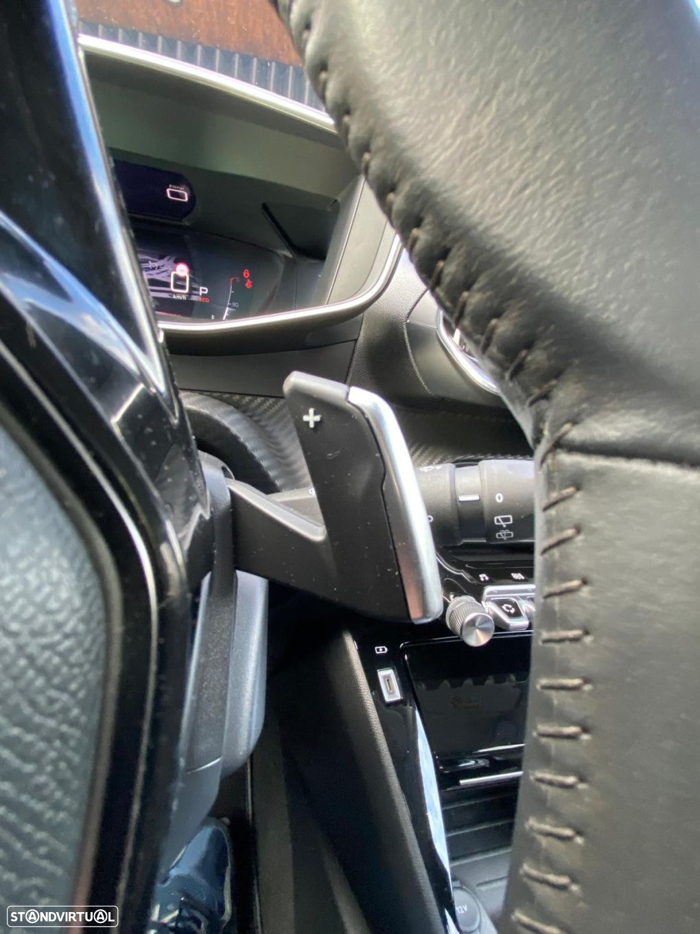 Peugeot 2008 1.2 PureTech Allure EAT8 - 20