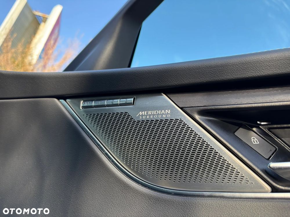 Jaguar F-Pace 3.0 P400 mHEV AWD R-Dynamic Black - 32