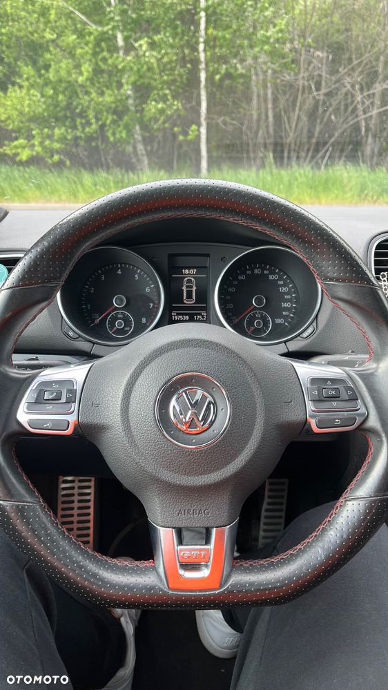Volkswagen Golf - 15