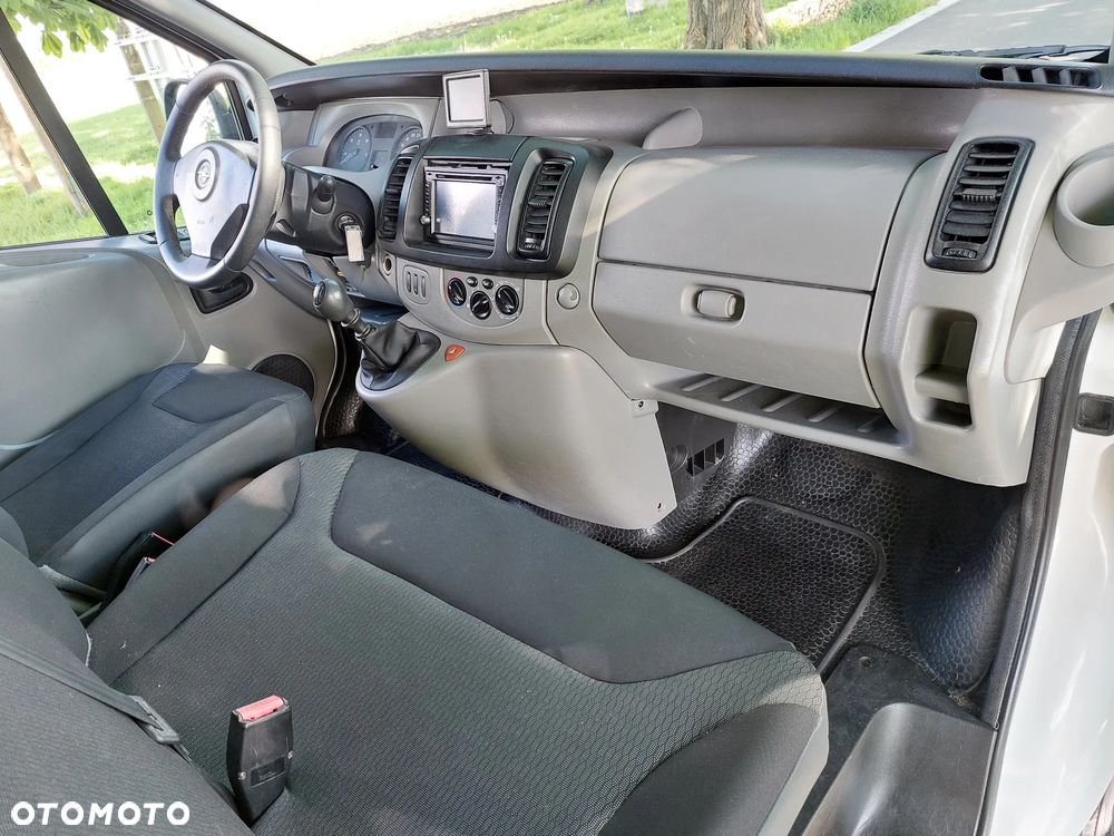 Opel Vivaro - 11