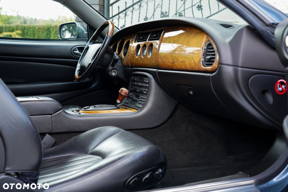 Jaguar XK8 - 15