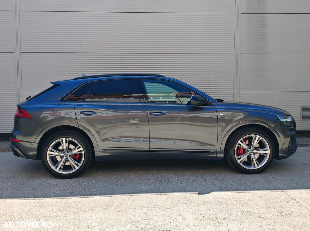 Audi Q8 - 8
