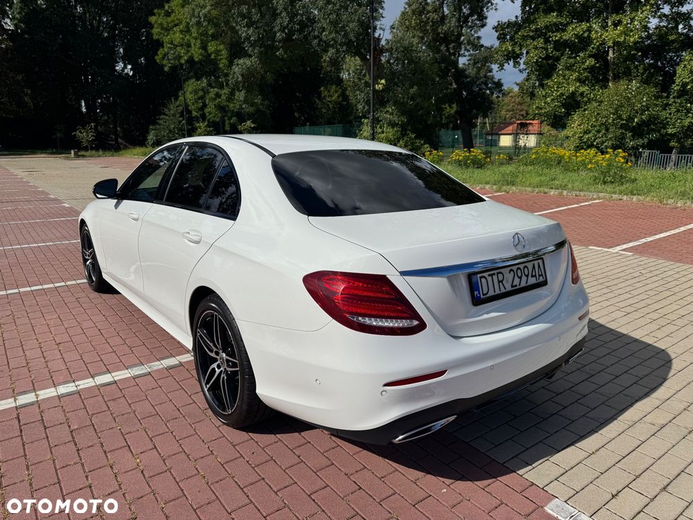 Mercedes-Benz Klasa E 220 d 4-Matic Business Edition 9G-TRONIC - 3
