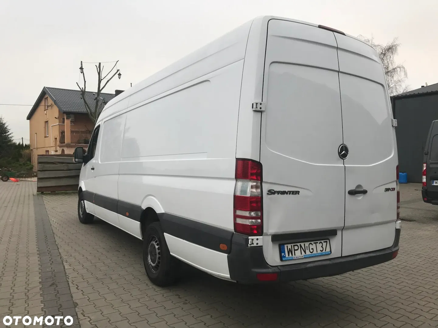 Mercedes-Benz Sprinter - 4