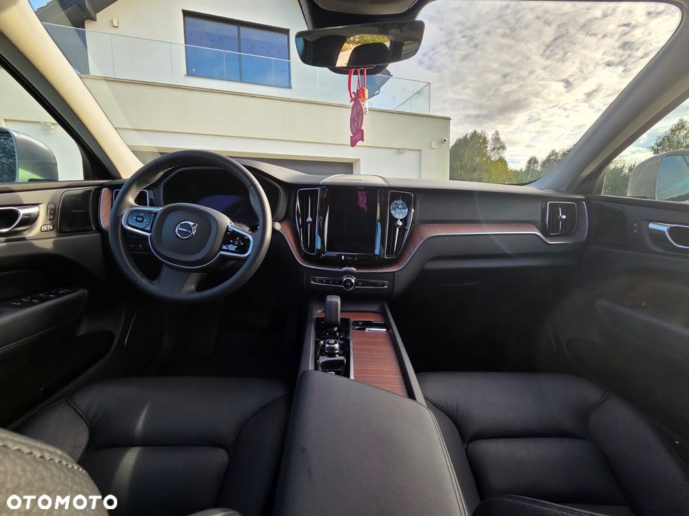 Volvo XC 60 T8 Plug-In Hybrid AWD Plus Bright - 16