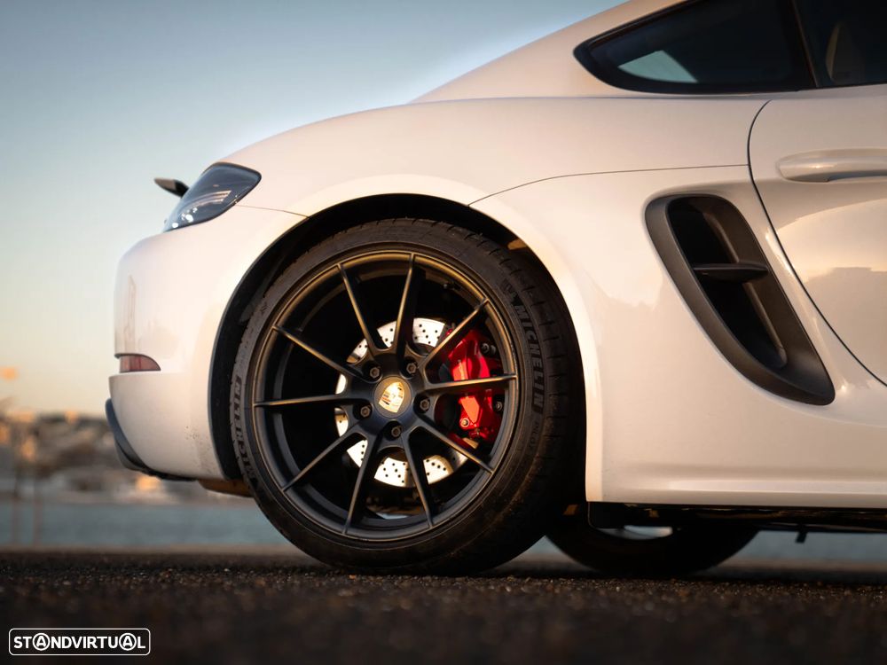 Porsche 718 Cayman GTS 4.0 - 25