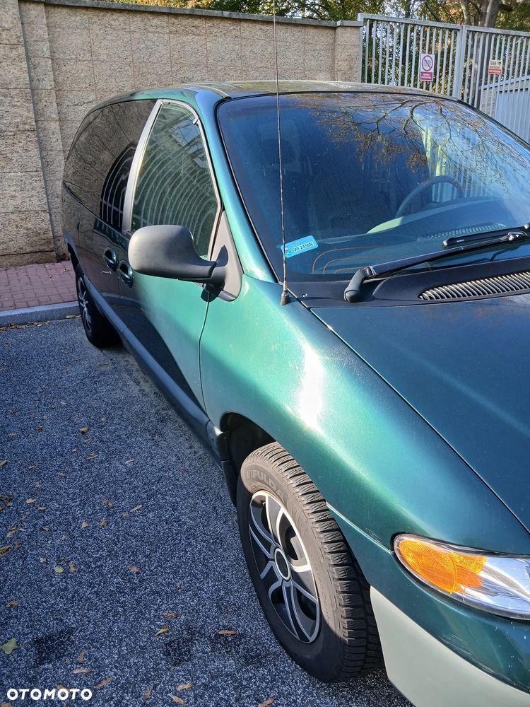 Dodge Grand Caravan - 30
