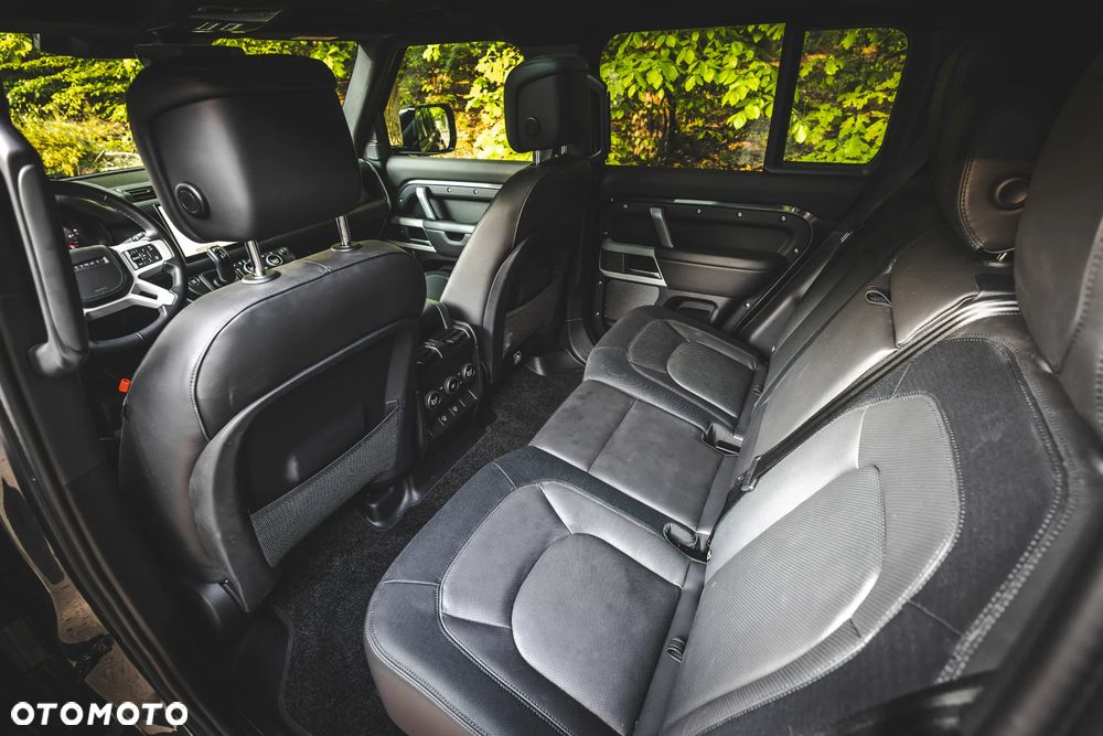 Land Rover Defender 3.0 D300 mHEV X-Dynamic HSE - 10