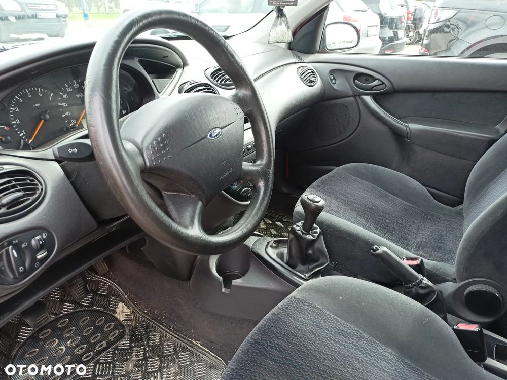 Ford Focus 1.6 Ambiente - 6
