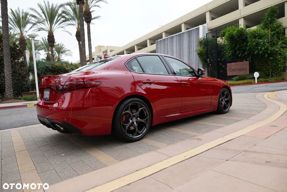 Alfa Romeo Giulia 2.0 Turbo 16V AT8-Q4 Ti - 7