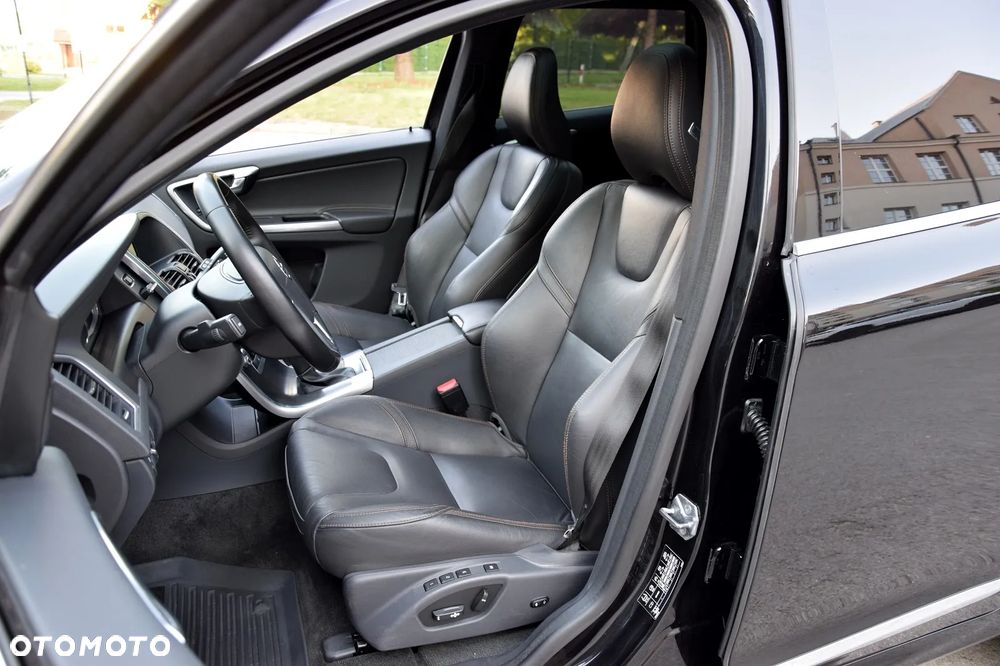 Volvo XC 60 D5 AWD Summum - 16