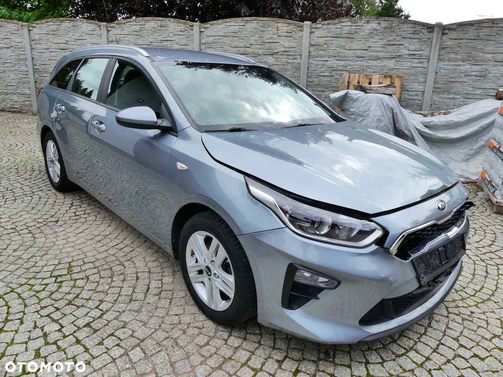 Kia Ceed - 8