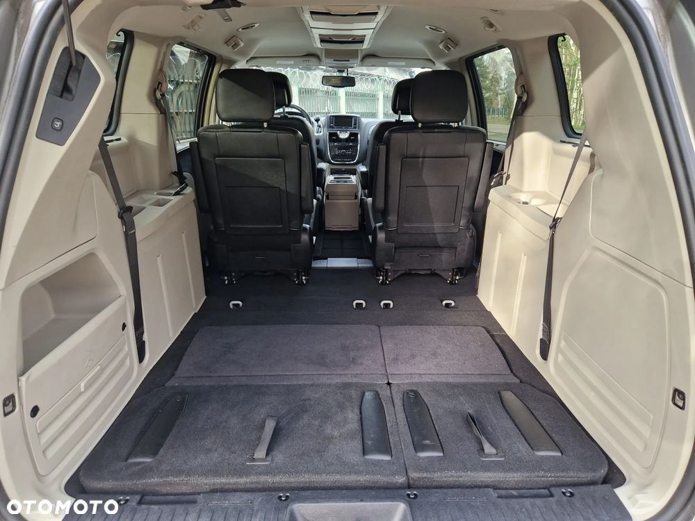 Chrysler Town & Country 3.6 Touring - 18
