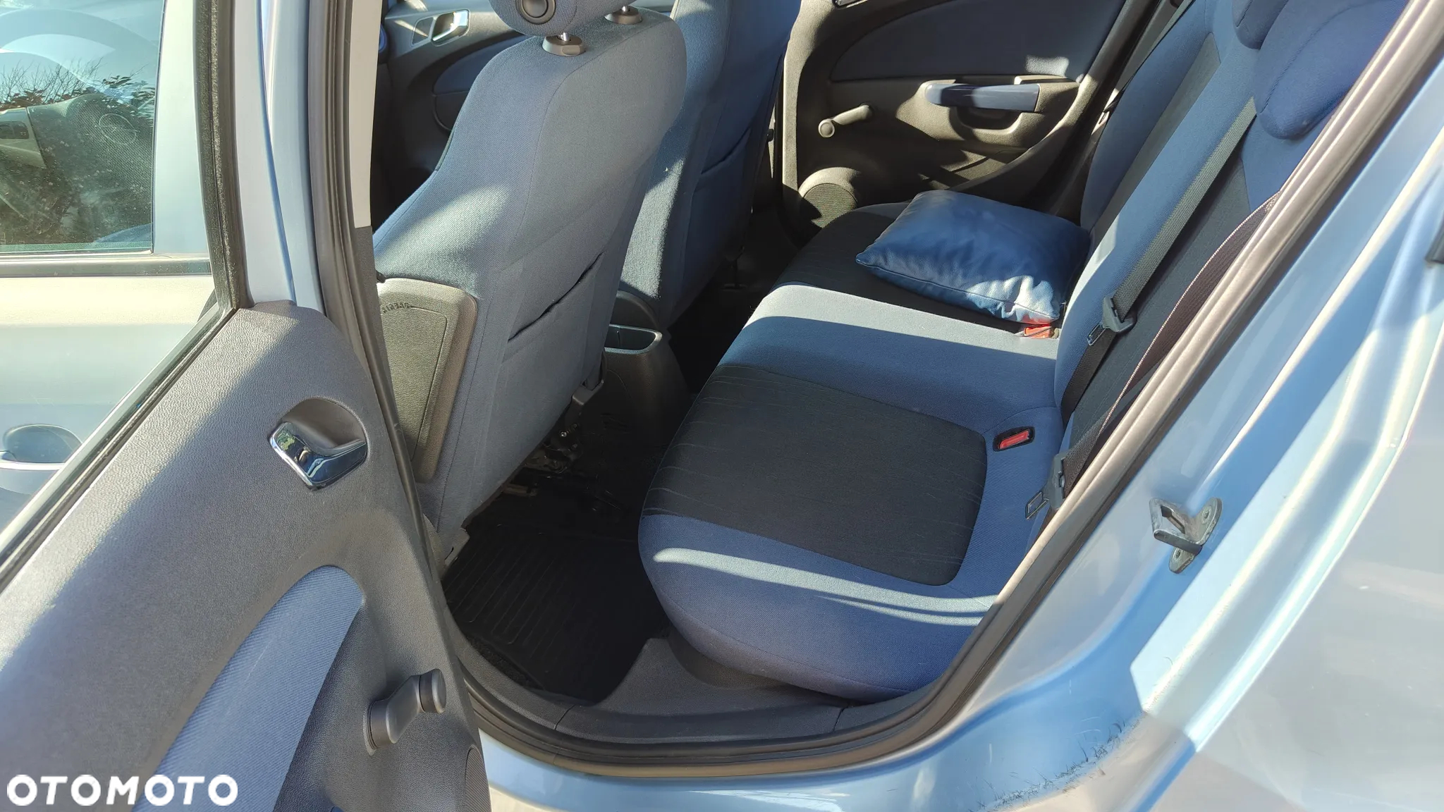 Opel Corsa 1.2 16V Cosmo - 11