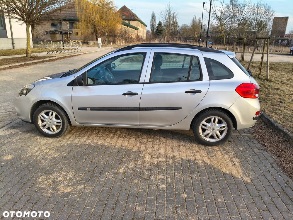Renault Clio 1.2 16V 75 Dynamique - 10