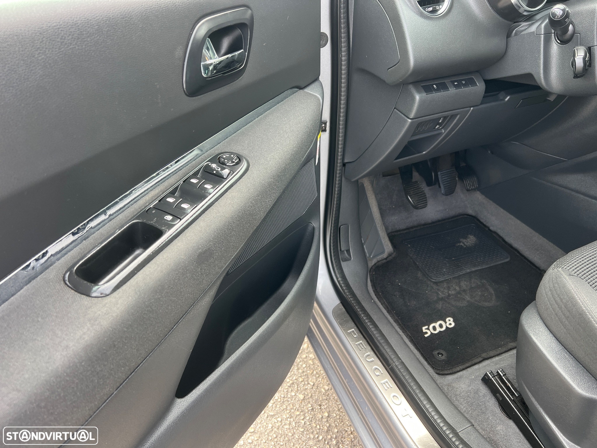 Peugeot 5008 1.6 BlueHDi Allure - 23