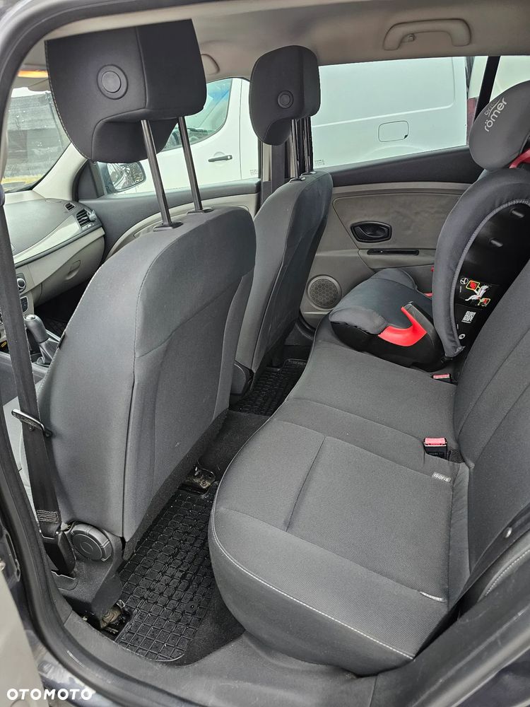 Renault Megane 1.5 dCi Authentique - 10