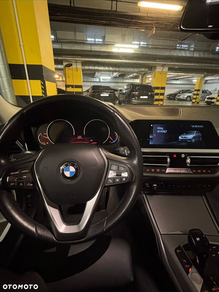 BMW Seria 3 320d xDrive - 12