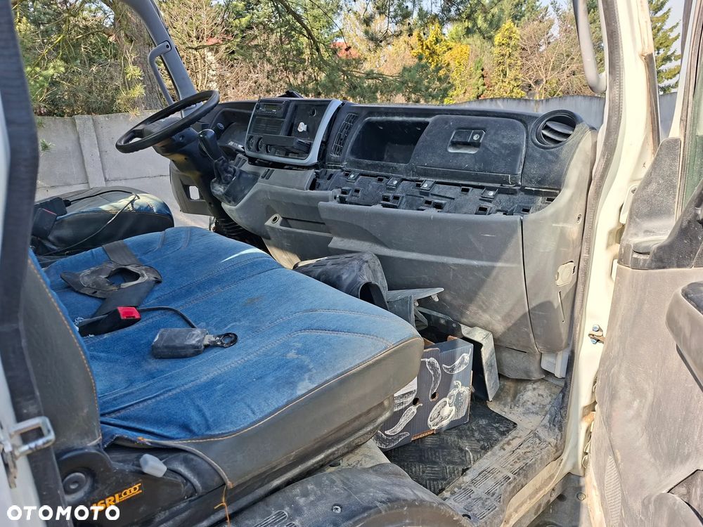 Mitsubishi Fuso Canter - 16