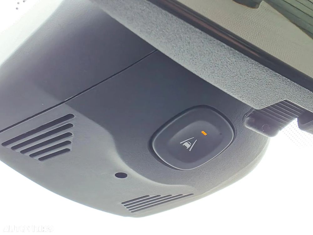 Renault Megane dCi 110 FAP Paris - 11