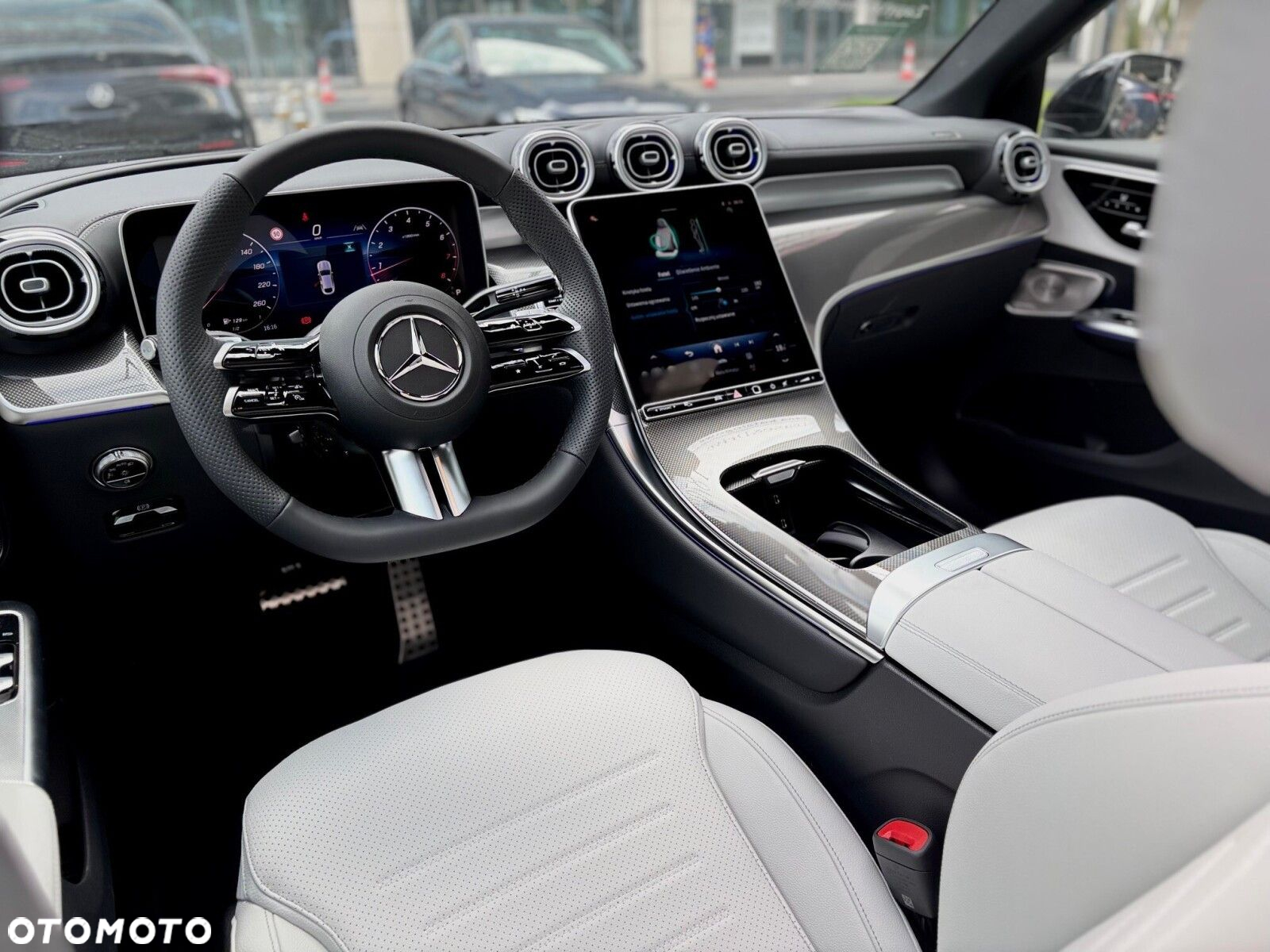 Mercedes-Benz GLC - 12