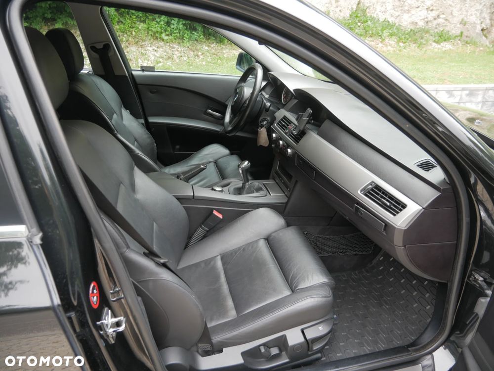 BMW Seria 5 530i - 7