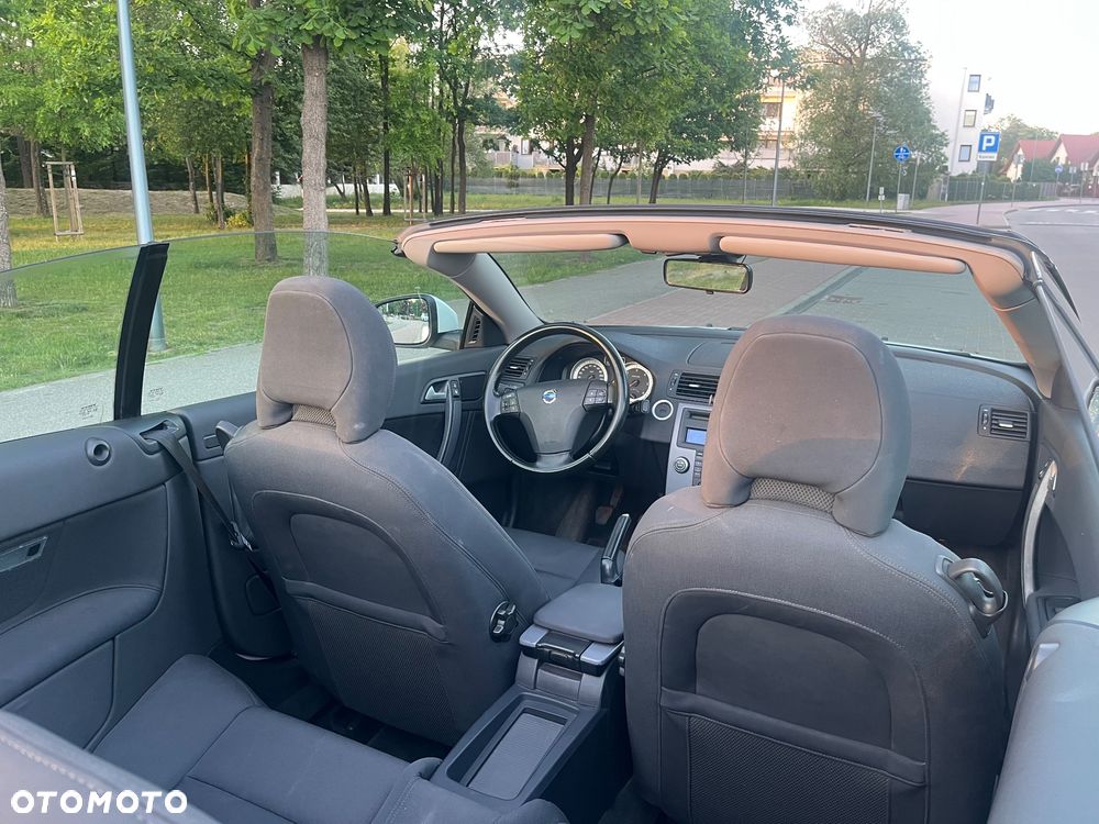 Volvo C70 D3 Momentum - 8