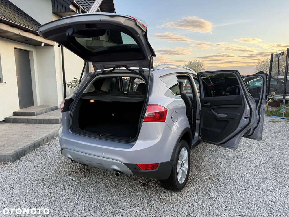 Ford Kuga 2.0 TDCi 2x4 Titanium - 22