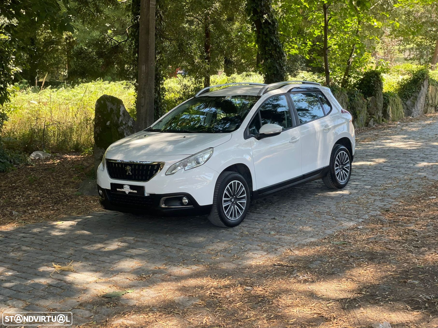 Peugeot 2008 1.2 PureTech Allure - 3