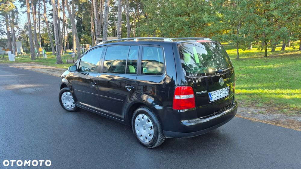 Volkswagen Touran - 8