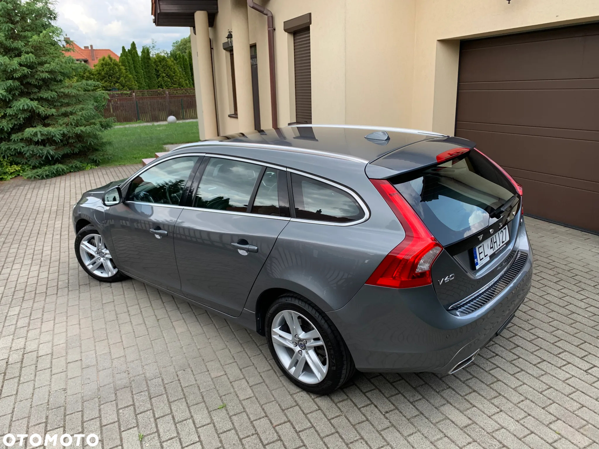 Volvo V60 D6 AWD Plug-in Hybrid Summum - 7