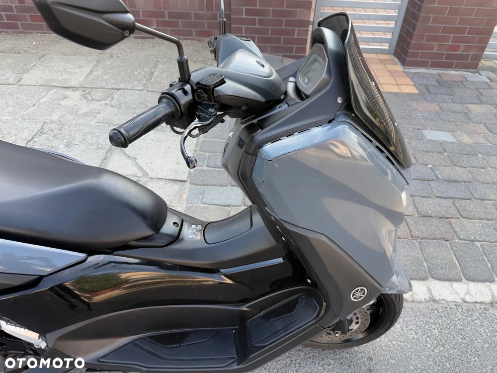 Yamaha NMAX - 16