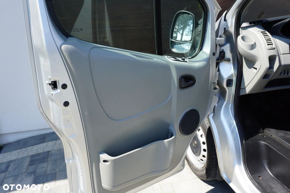 Opel Vivaro - 19