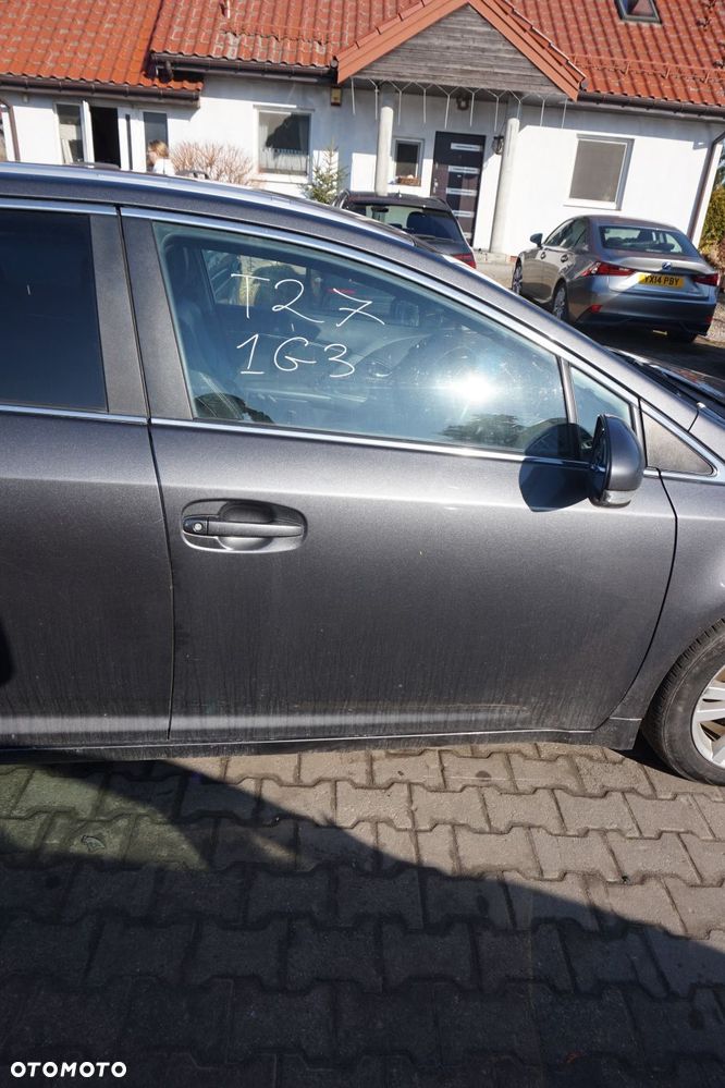 DRZWI PRZEDNIE PRAWE AVENSIS III T27 PH1 KOMBI 1G3  SZARY TOYOTA 2009-2011 - 1