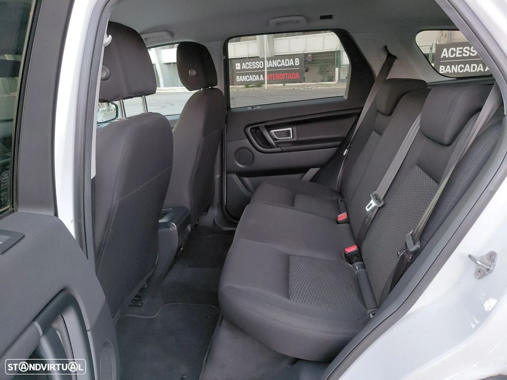 Land Rover Discovery Sport 2.0 TD4 HSE - 16