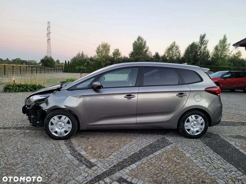 Kia Carens 1.6 GDI Dream Team Edition - 31