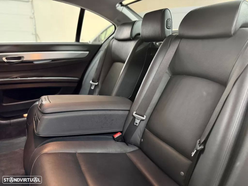 BMW 730 - 45
