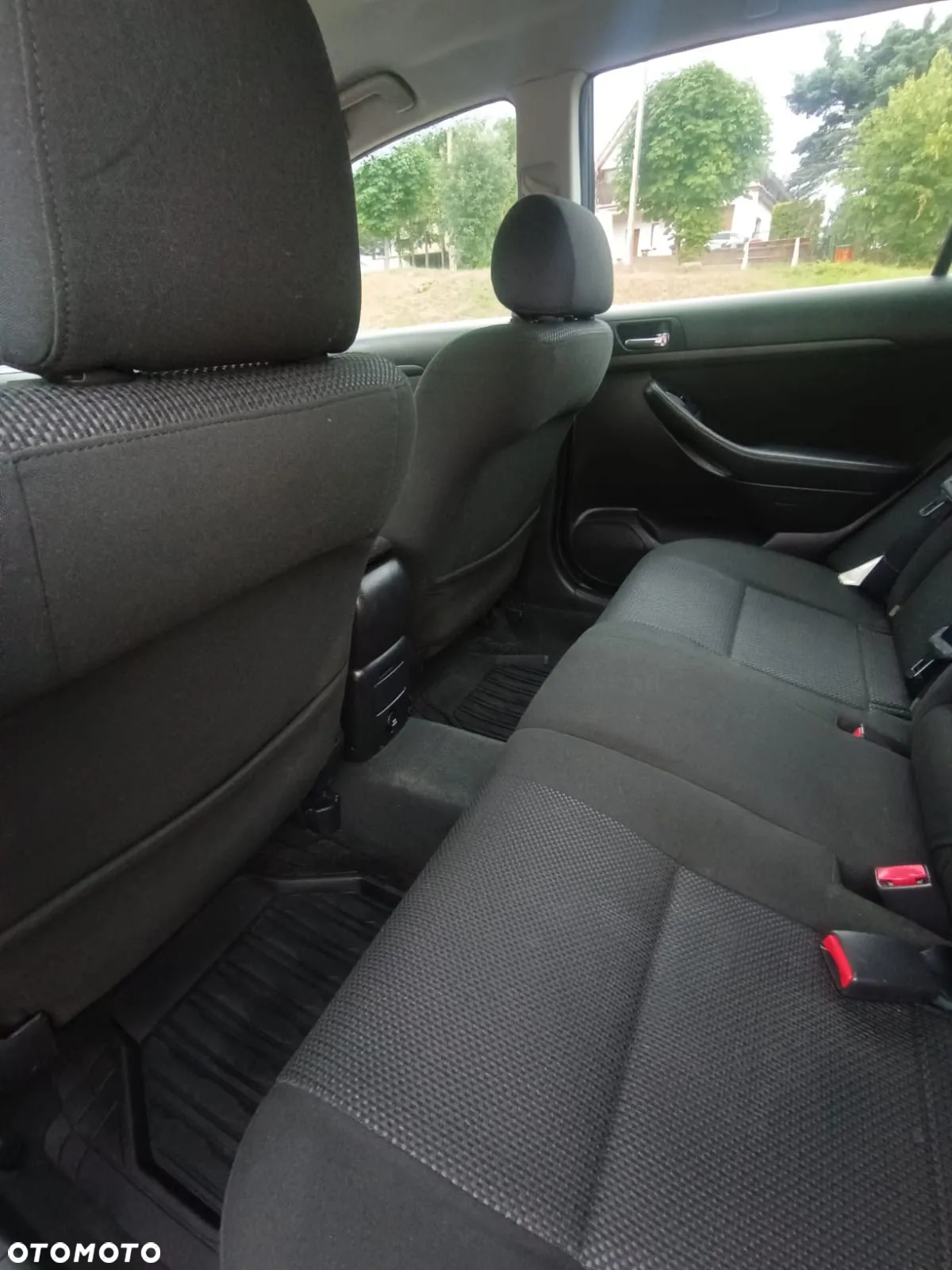 Toyota Avensis 1.8 VVT-i Luna - 12
