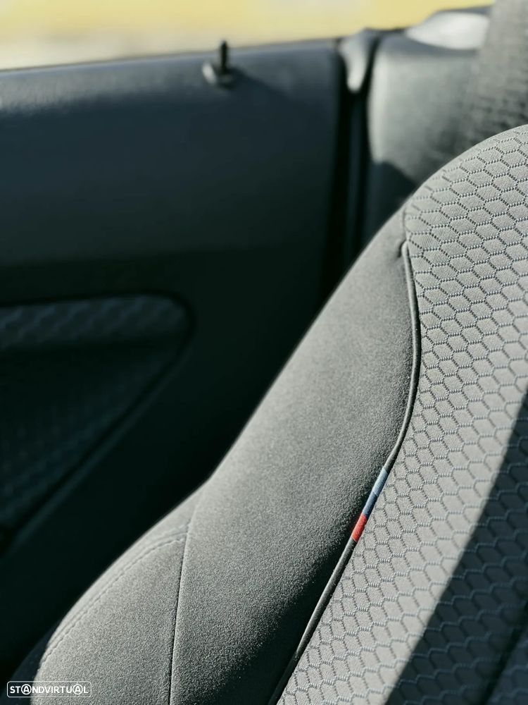 BMW 220 d Cabrio Pack M Auto - 25