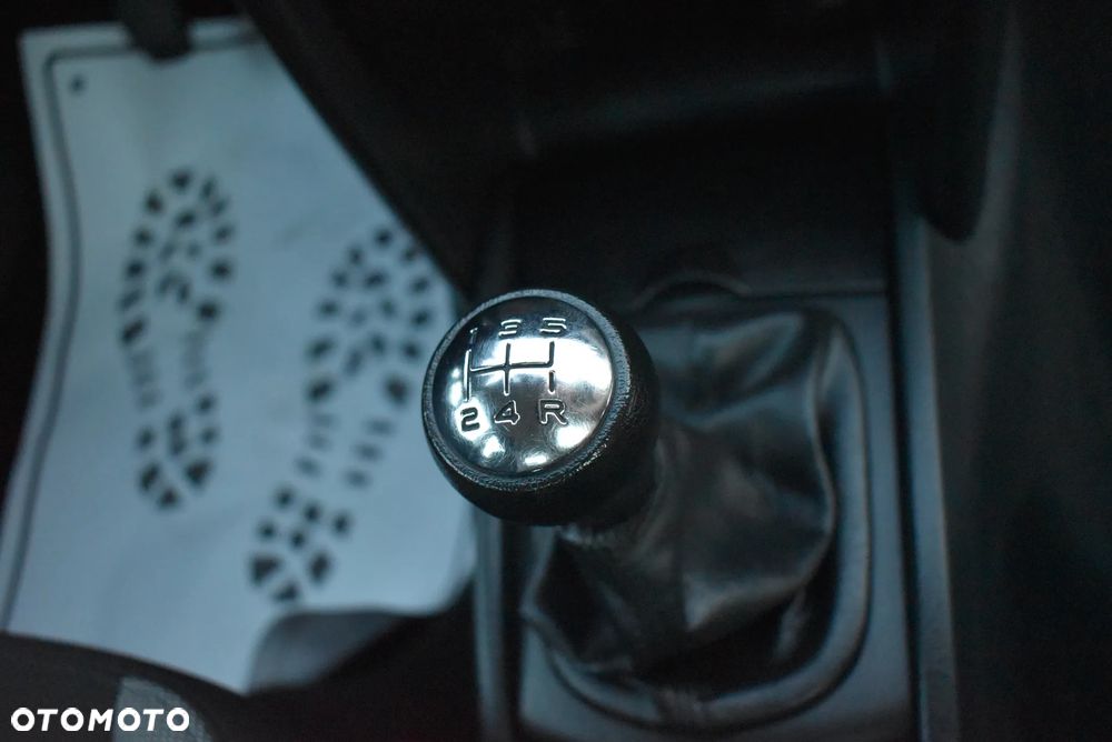 Peugeot 207 75 Urban Move - 26