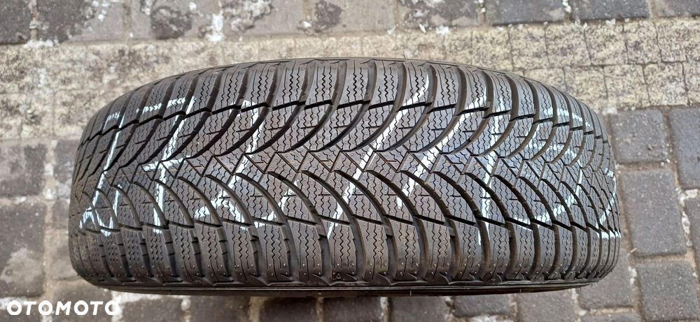 NEXEN 195/65R15 95T , pojedyńcza opona zimowa. - 1