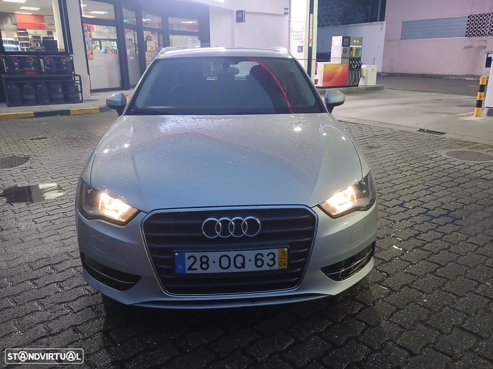 Audi A3 Sportback 1.6 TDI Attraction - 2