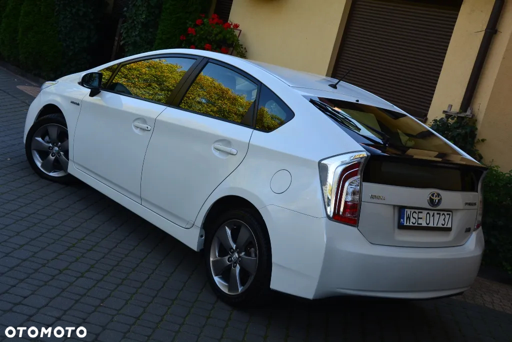 Toyota Prius (Hybrid) Comfort - 16