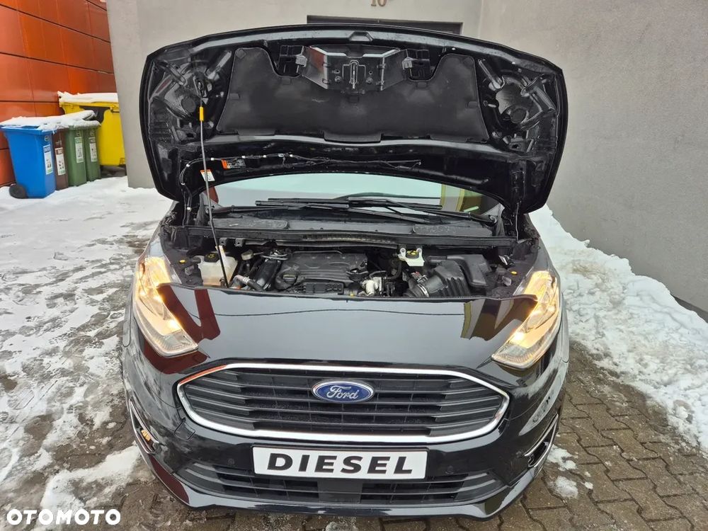 Ford Tourneo Connect Grand - 31